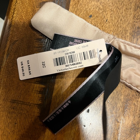 Victoria’s Secret, set of 2 pushup 32C bras, 1 NWT, can be sold separately, sexy - Picture 5 of 9